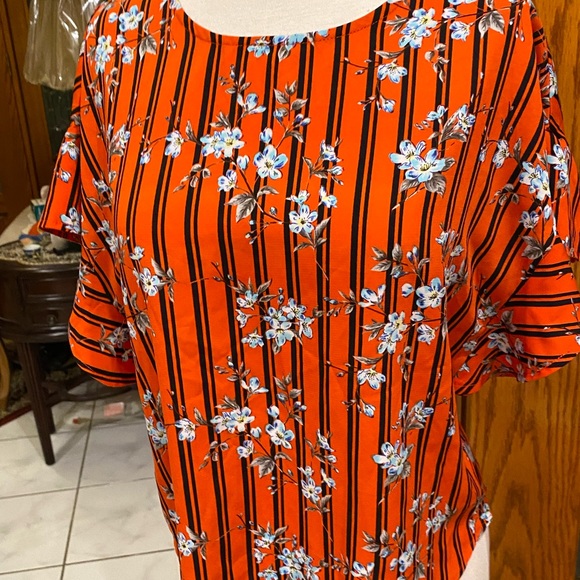 Blouse in Orange navy and light blue sbd white floral by ÁGAGI - Picture 3 of 8